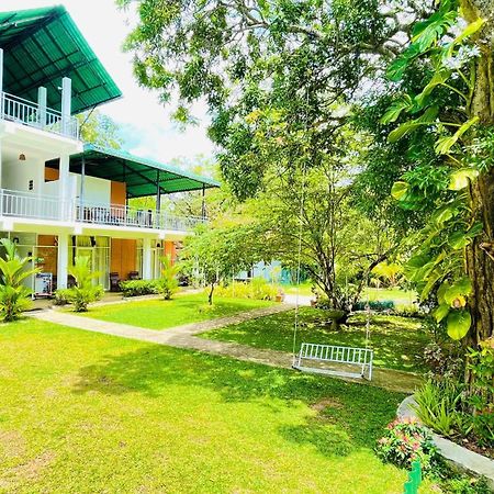Sigiriya Rock Hide Hotel Екстериор снимка